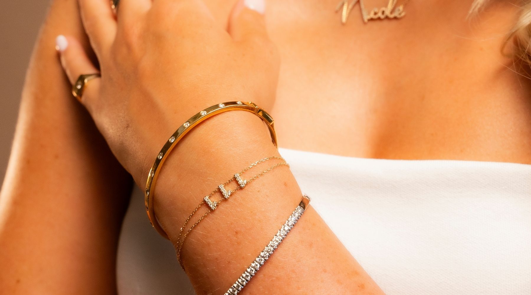 5 Thoughtful Ways to Personalise Your Bracelet for Her