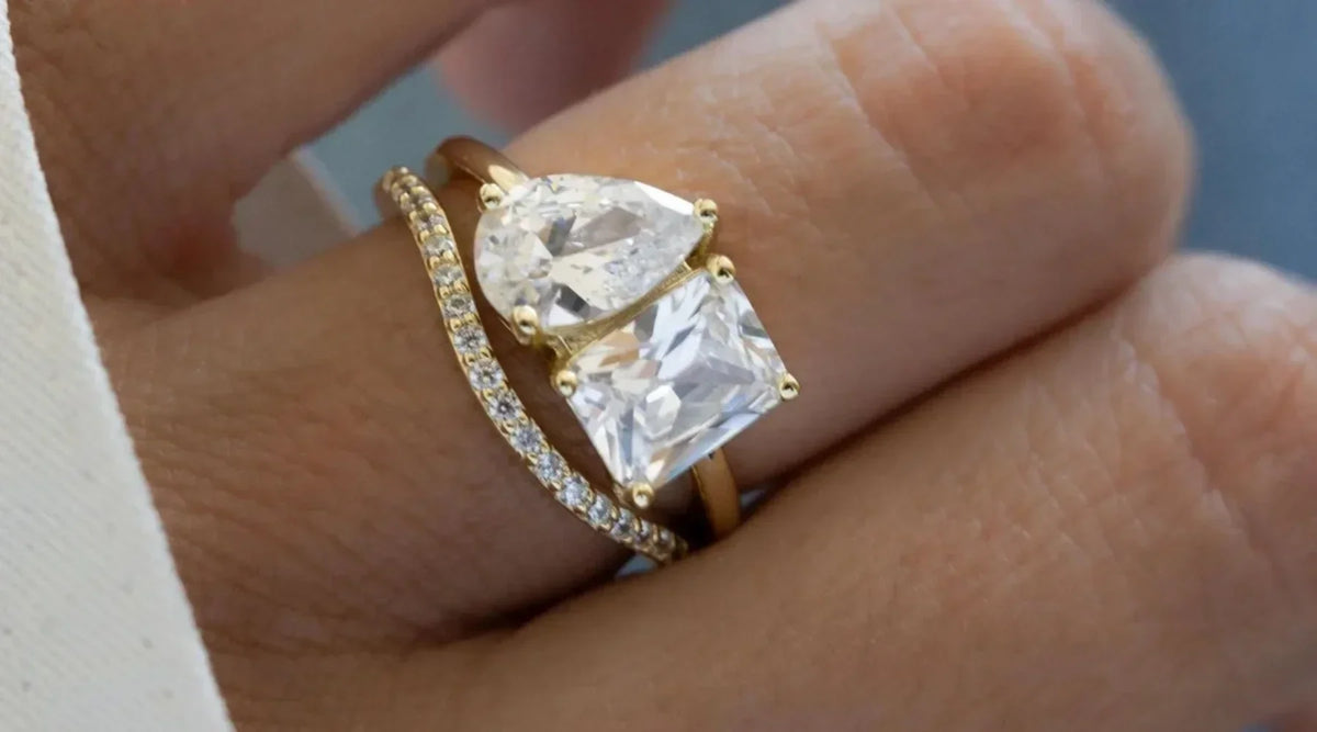 The Meaning Behind the Two Stones in Toi et Moi Rings