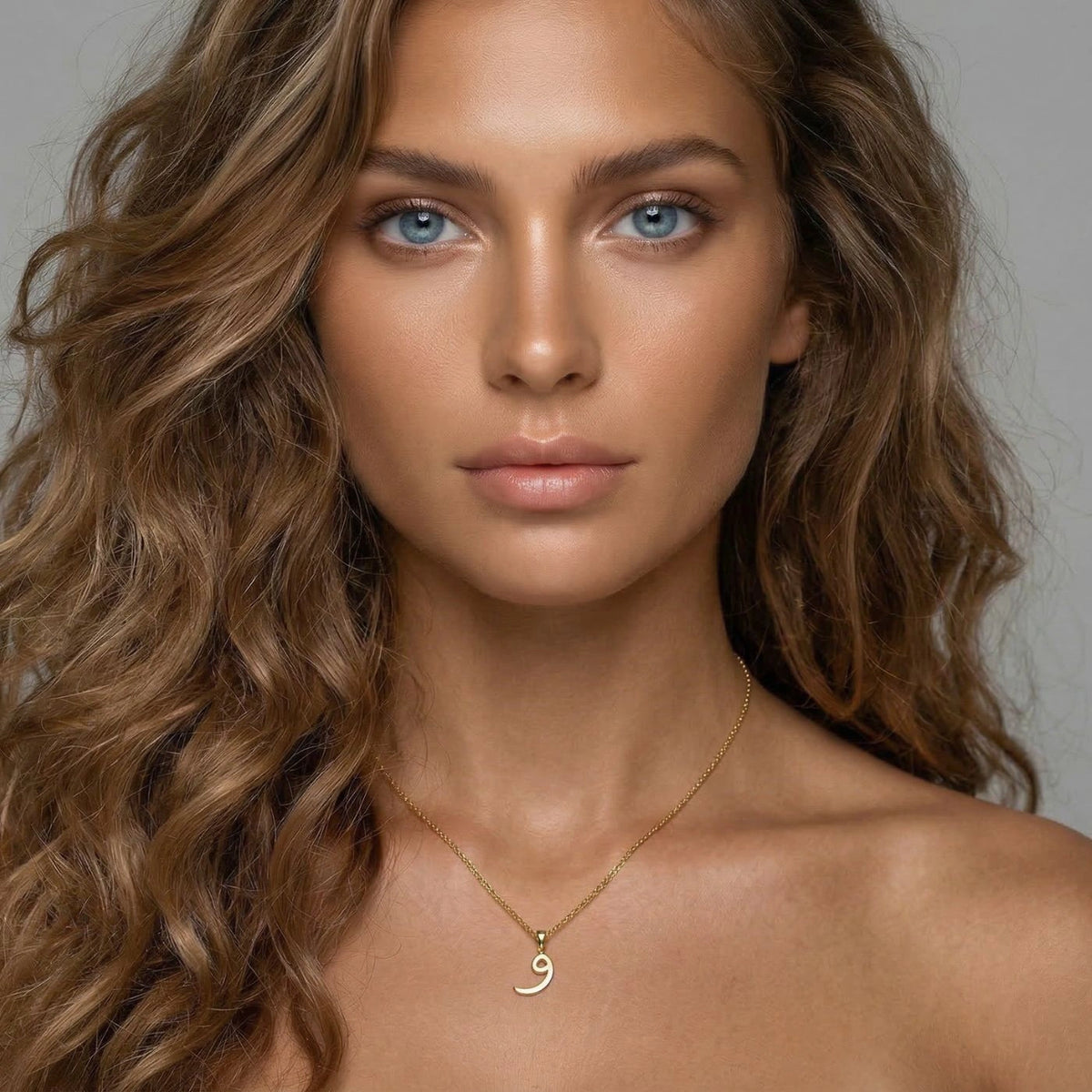 initial pendant necklace gold