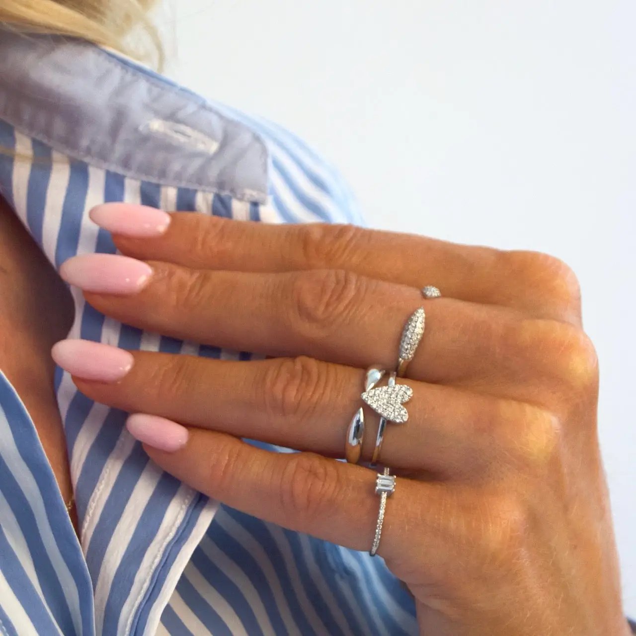 Noam Carver Petite Diamond Halo Solitaire Engagement Ring B260-01A —  Cirelli Jewelers